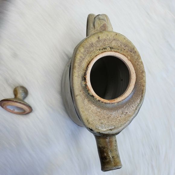 Unmarked Beautiful Pottery Pitcher W/ Spout & Lid - Picture 5 of 7